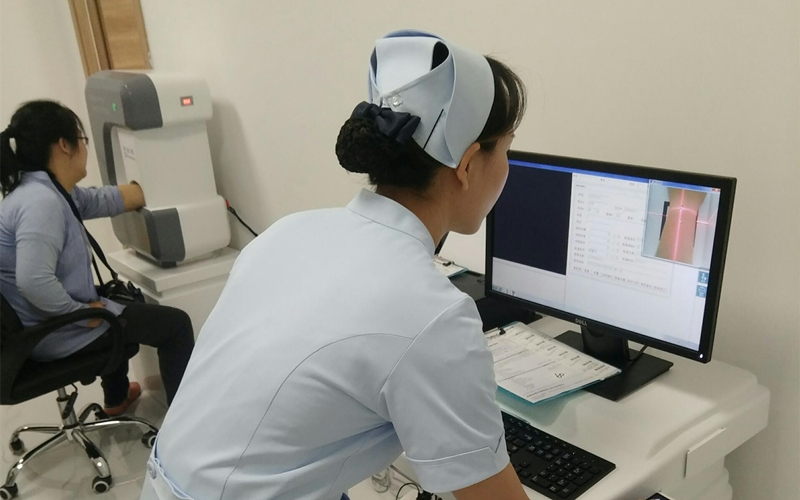 操作醫(yī)生免受任何照射劑量，保證操作醫(yī)生長期操作安全